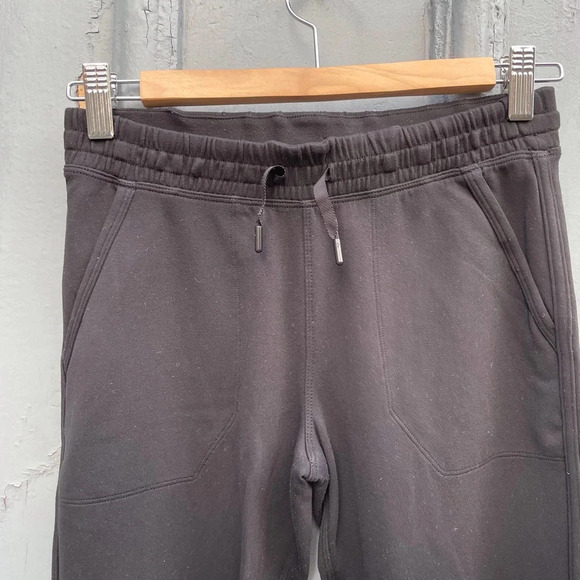Ivivva by  Lululemon black Sweatpants, size 12 - Picture 4 of 9
